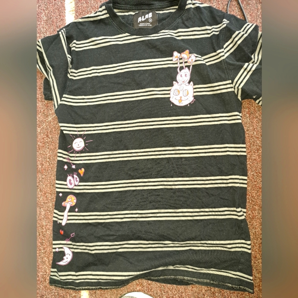 ALAB HIGH SHIRT LARGE GREAT DESIGN GREAT PRICE